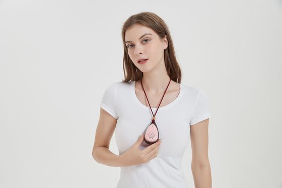 850mAh ABS 공기 이온화 기계 착용 가능한 공기 정화기 꽃가루 진드기 알레르기 항원을 제거