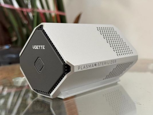 자동차 플라즈마 공기 정화기 13 시간 작업 시간 건강한 운전을 위해 3W 깨끗한 공기